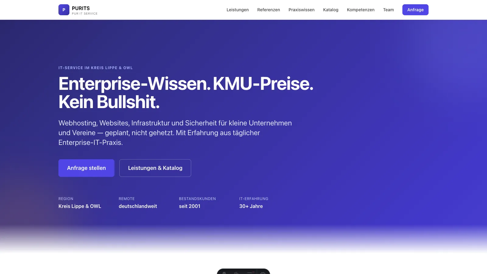 Screenshot purits.de — Startseite mit dunklem Hero-Bereich, Headline 'Enterprise-Wissen. KMU-Preise. Kein Bullshit.'
